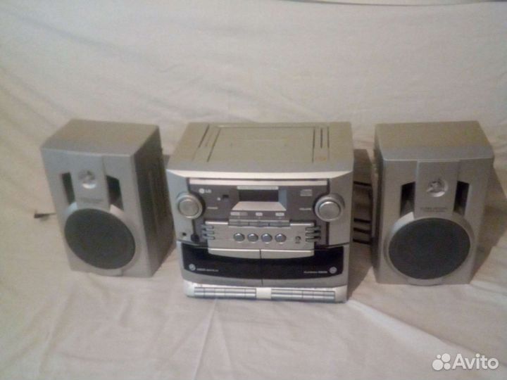 Музыкальный центр LG