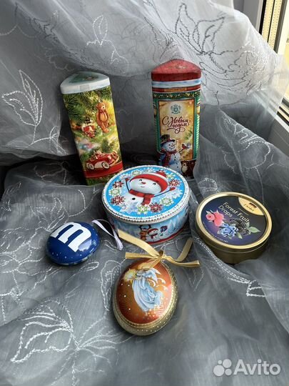 Коробка банка жестяная