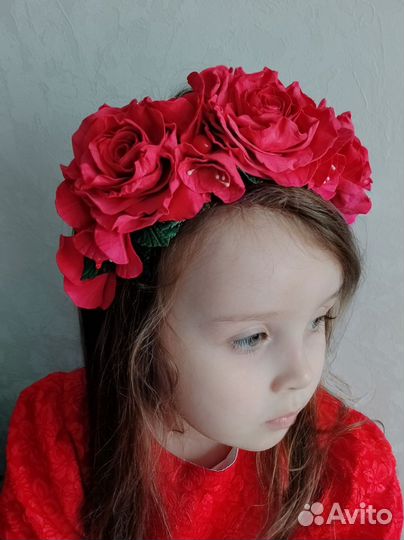 Ободок для волос с цветами