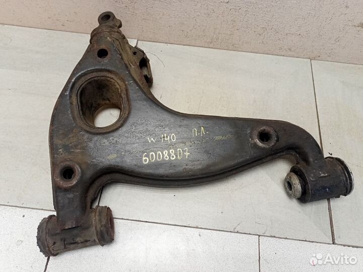 Рычаг передний левый нижний