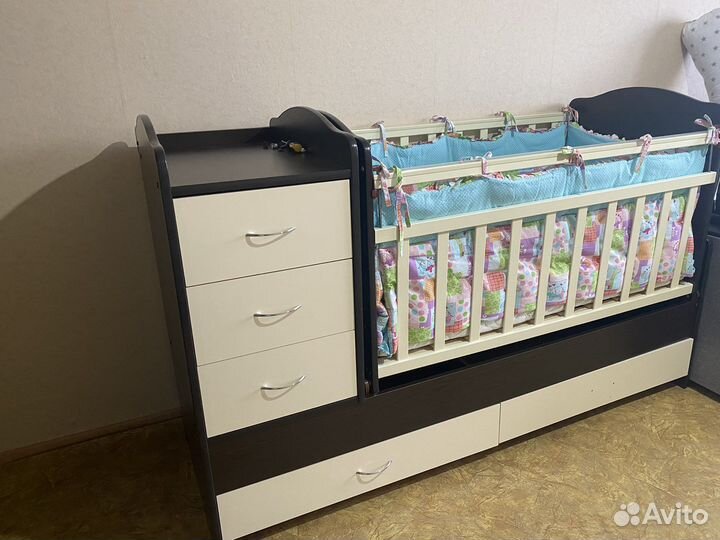 Детская кроватка