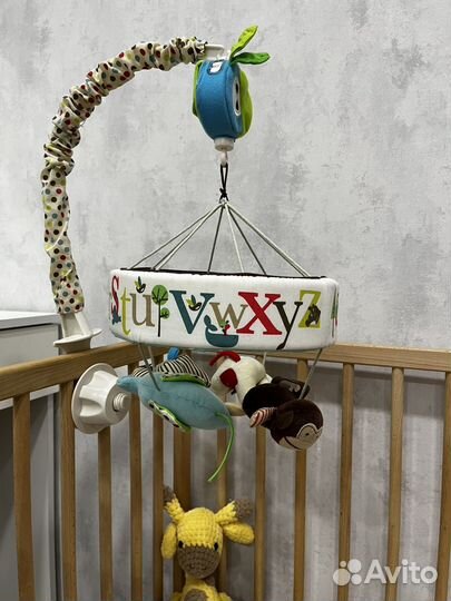 Музыкальный мобиль на кроватку