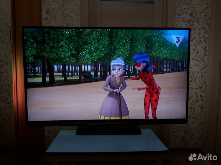 SMART Philips 140 см 3D LED DVB-T2 WI FI