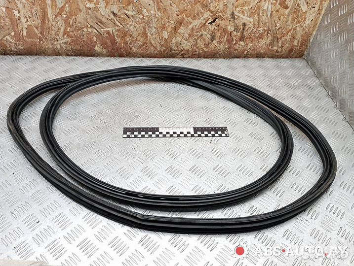 Уплотнитель багажника Toyota RAV4 3 (XA30) 2008