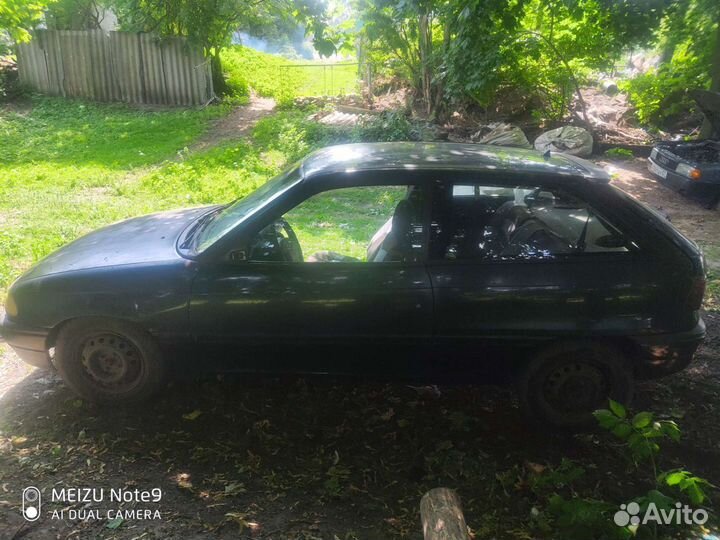 Opel Astra 1.6 МТ, 1997, битый, 350 000 км