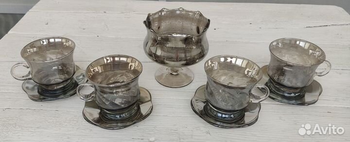 Сервиз из темного стекла с зеркальным напылением