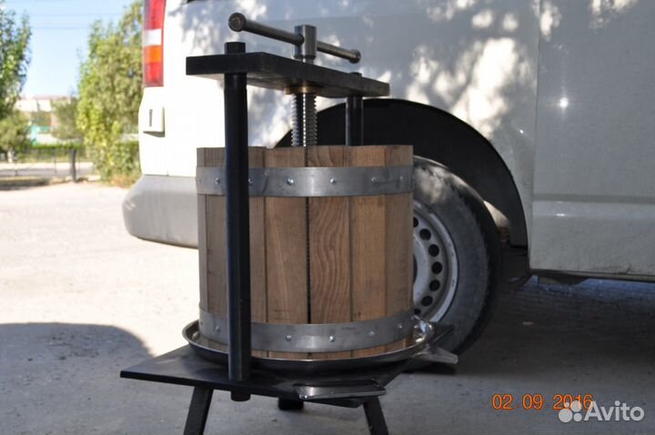 Пресс для выжимки винограда, других фруктов