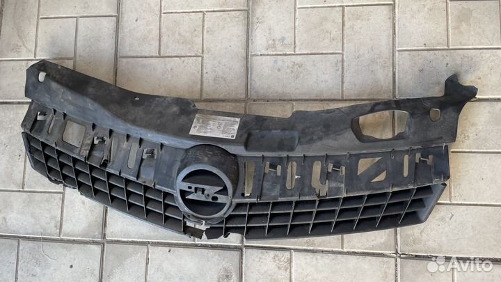 Решетка радиатора opel astra h gtc