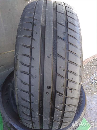 Tigar High Performance 215/60 R16