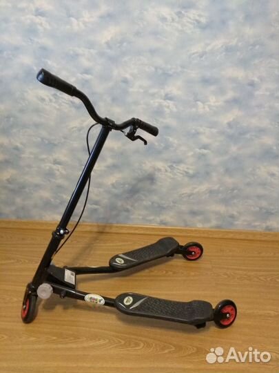 Самокат трехколесный Leader Kids