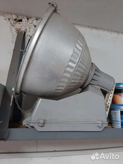 Мощный фонарь прожектор