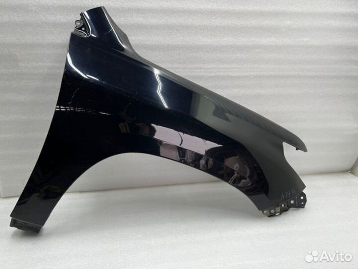 Крыло переднее правое Toyota Lend Cruiser 200