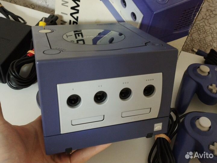 Nintendo GameCube violet