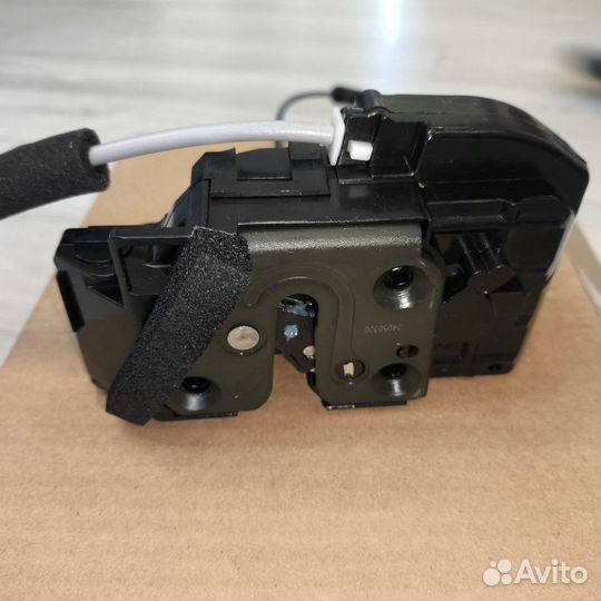 Замок передней двери Nissan Qashqai J10