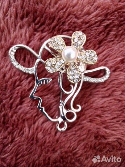 Брошка Балерина