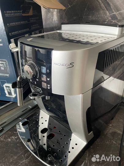 Кофемашина Delonghi ecam 21.117