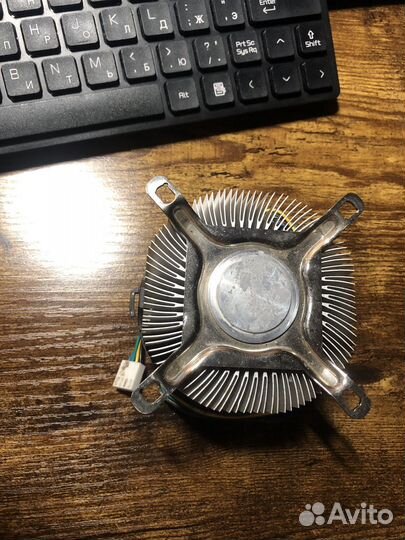 Кулер с радиатором Intel