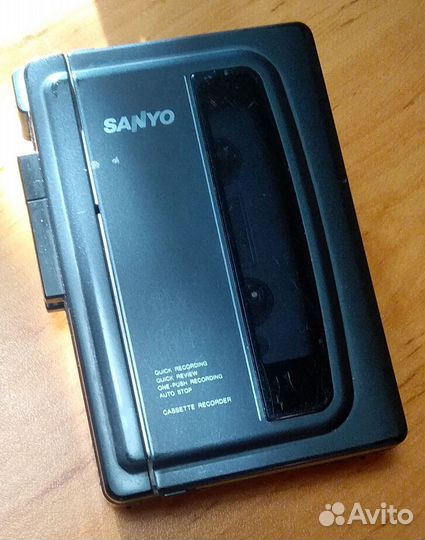 Кассетный диктофон Sanyo