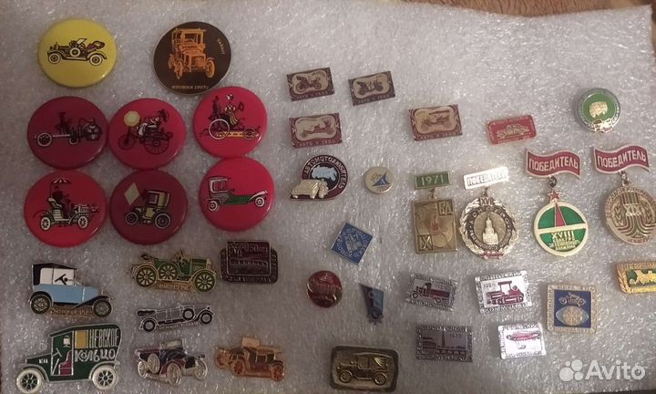 Значки СССР: автомобили, мотоциклы, трактора