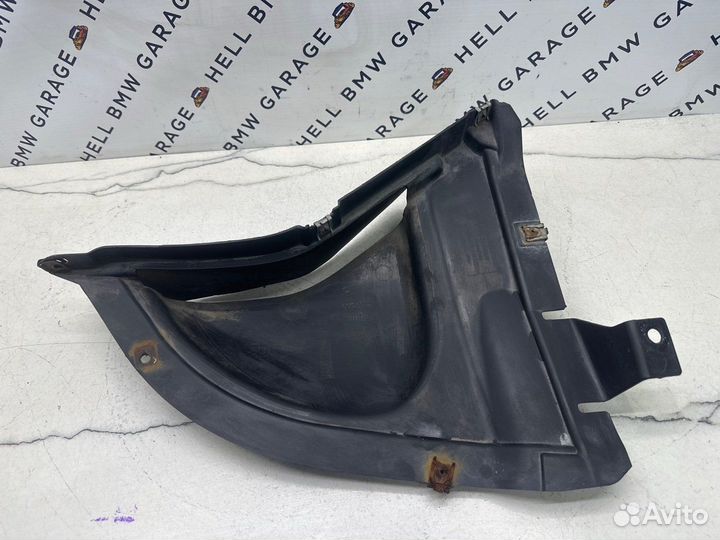 Локер бампера правый Bmw F01 F02