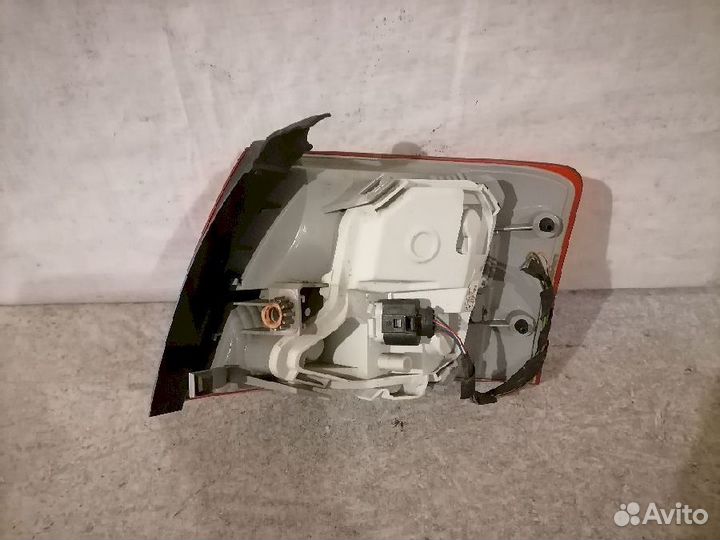 Фонарь (стоп сигнал) левый 8E9945095E Audi A4 B7 8