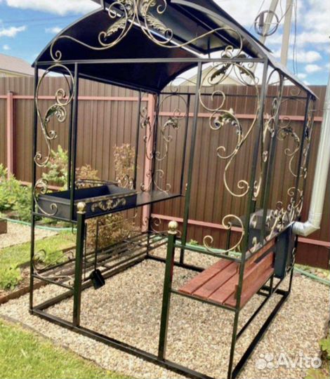 Мангал с крышей