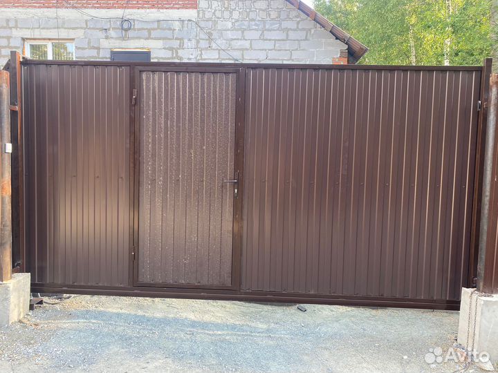 Откатные ворота с калиткой