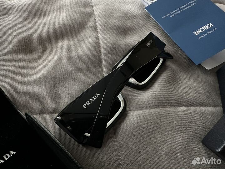 Новые, оригинальные очки Prada