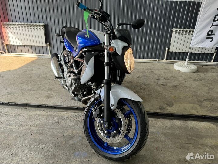 Suzuki SFV 400 Gladius