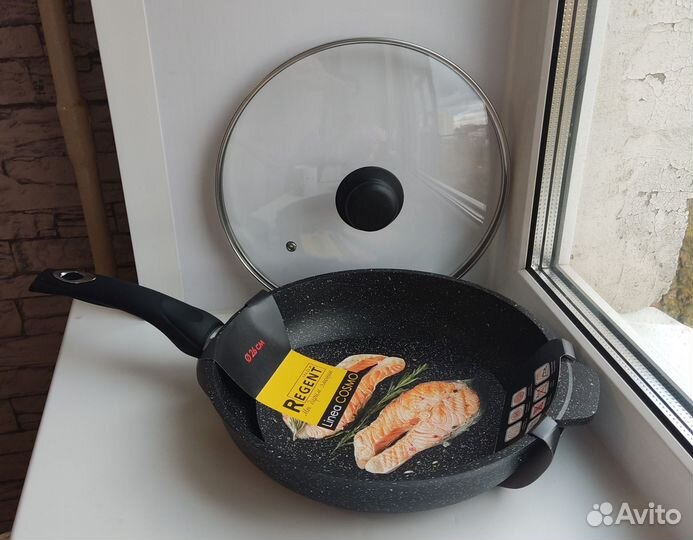 Новая сковорода Regent Inox 26 см с крышкой