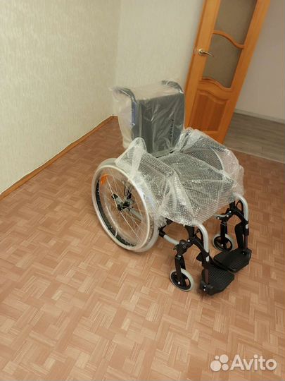 Коляска для инвалидов новая