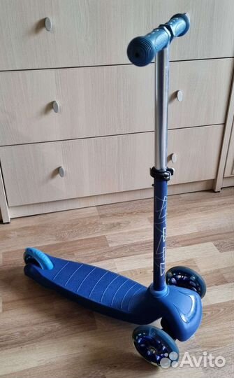 Самокат детский трехколесный, светящийся