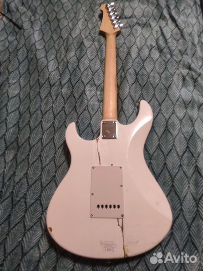 Электрогитара Yamaha Pacifica 012 проект/ремонт/зч