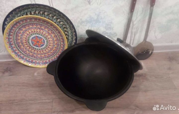 Казан 12 литpoв чyгунный