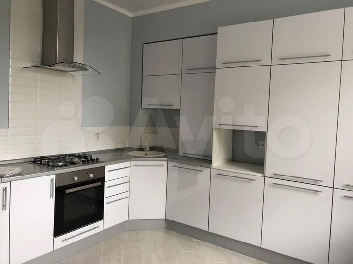 2-к. квартира, 60 м², 4/9 эт.