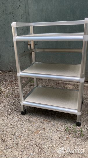 Тележка косметолога