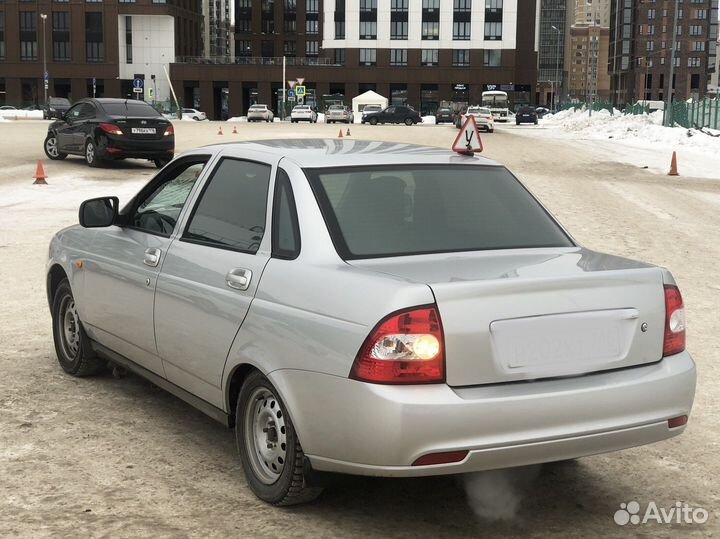 Инструктор по вождению на приоре как в гибдд