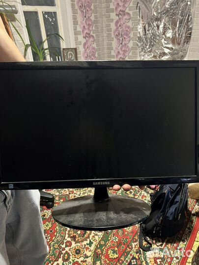 Монитор Samsung