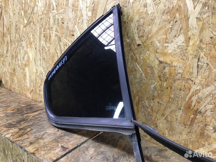 Форточка двери задняя правая Skoda Octavia A5