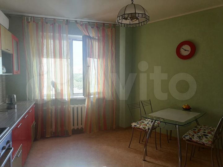 2-к. квартира, 81 м², 10/19 эт.