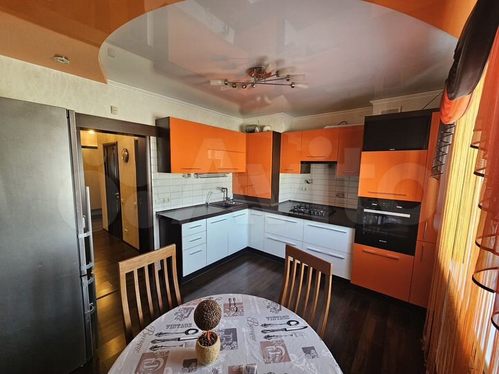 3-к. квартира, 95 м², 8/9 эт.