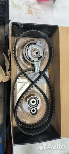 Ремень грм и ролики Volkswagen Passat