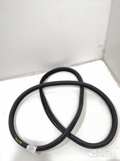 Уплотнитель двери передней левой Jaguar F-Pace