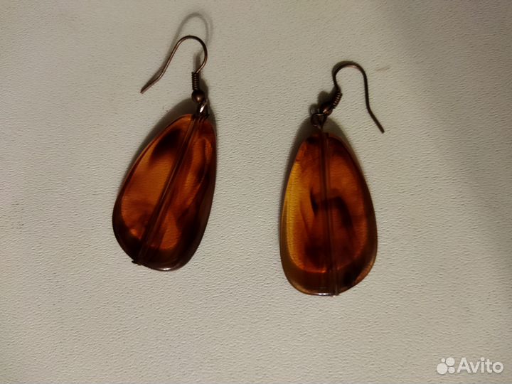 Изделия с натуральным янтарем времён СССР