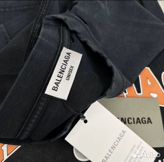Футболка Balenciaga