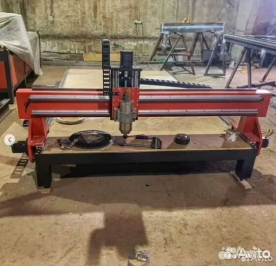 Фрезерный станок по дереву и двп с чпу
