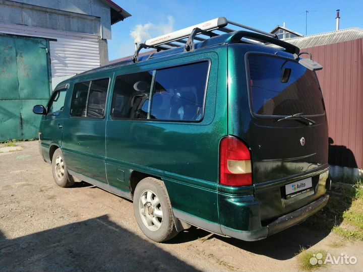 SsangYong Istana 2.9 МТ, 1999, 220 000 км