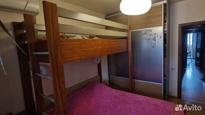 Продам детскую кровать-чердак(со вторым ярусом)