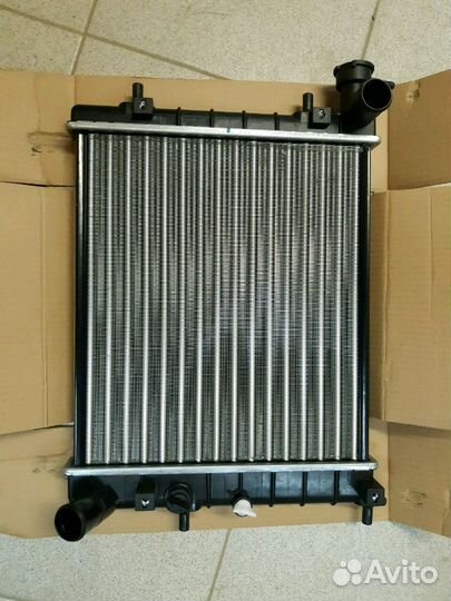 Радиатор охлаждения Hyundai Accent