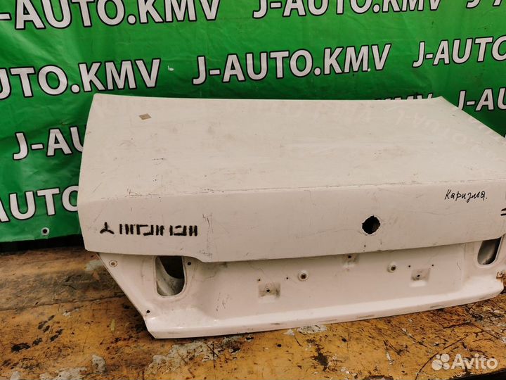 Крышка багажника Mitsubishi Carisma